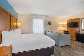 Tropical Winds Oceanfront Hotel