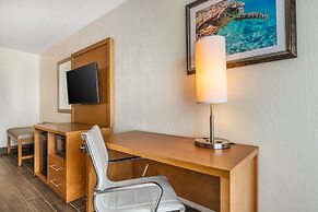 Tropical Winds Oceanfront Hotel