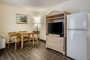 Tropical Winds Oceanfront Hotel