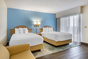 Tropical Winds Oceanfront Hotel