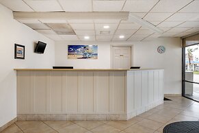 Tropical Winds Oceanfront Hotel