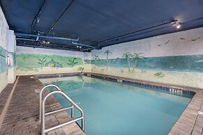 Tropical Winds Oceanfront Hotel