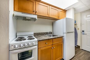 Tropical Winds Oceanfront Hotel