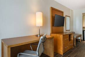 Tropical Winds Oceanfront Hotel