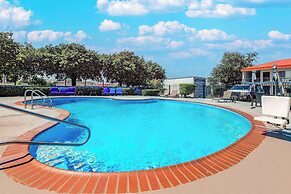 Days Inn by Wyndham South Fort Worth