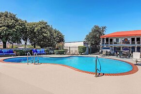 Days Inn by Wyndham South Fort Worth