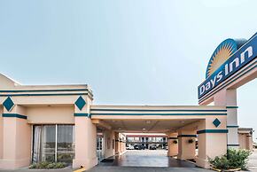 Days Inn by Wyndham South Fort Worth