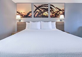 Days Inn by Wyndham Greenville MS