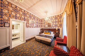 Prince's Gate Hotel