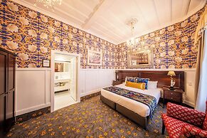 Prince's Gate Hotel