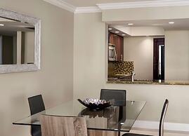 DoubleTree by Hilton Grand Hotel Biscayne Bay