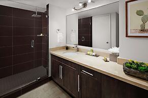 DoubleTree by Hilton Grand Hotel Biscayne Bay