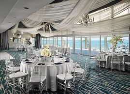 DoubleTree by Hilton Grand Hotel Biscayne Bay