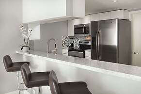 DoubleTree by Hilton Grand Hotel Biscayne Bay