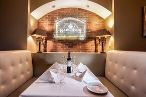 DoubleTree by Hilton Grand Hotel Biscayne Bay