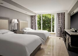 DoubleTree by Hilton Grand Hotel Biscayne Bay