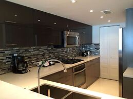 DoubleTree by Hilton Grand Hotel Biscayne Bay