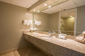 DoubleTree by Hilton Grand Hotel Biscayne Bay