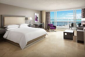 DoubleTree by Hilton Grand Hotel Biscayne Bay