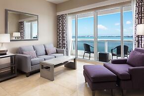 DoubleTree by Hilton Grand Hotel Biscayne Bay