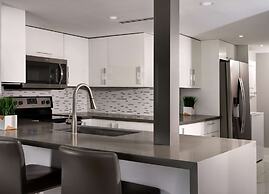 DoubleTree by Hilton Grand Hotel Biscayne Bay