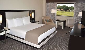 Doubletree by Hilton Houston Hobby Airport