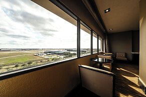 Doubletree by Hilton Houston Hobby Airport