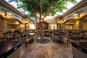 Doubletree by Hilton Houston Hobby Airport