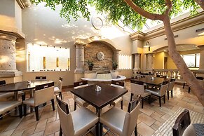 Doubletree by Hilton Houston Hobby Airport