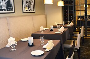 Doubletree by Hilton Houston Hobby Airport