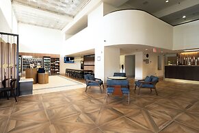 Doubletree by Hilton Houston Hobby Airport