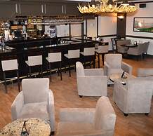 Doubletree by Hilton Houston Hobby Airport