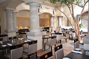 Doubletree by Hilton Houston Hobby Airport