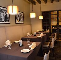 Doubletree by Hilton Houston Hobby Airport