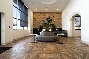Doubletree by Hilton Houston Hobby Airport