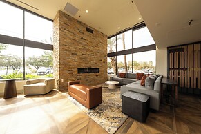 Doubletree by Hilton Houston Hobby Airport