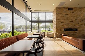 Doubletree by Hilton Houston Hobby Airport
