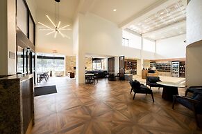 Doubletree by Hilton Houston Hobby Airport