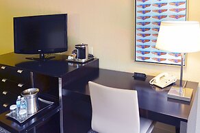 Doubletree by Hilton Houston Hobby Airport