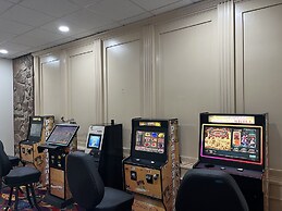 Park Inn by Radisson Sharon