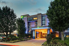 Holiday Inn Express Aberdeen by IHG