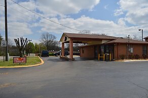 Econo Lodge North