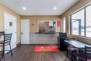 Econo Lodge North