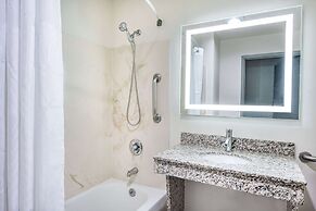 Ramada by Wyndham Bakersfield North