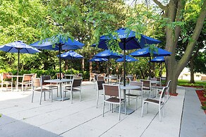 Holiday Inn Toronto - Int'l Airport by IHG