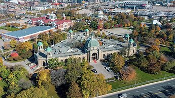 Holiday Inn Toronto - Int'l Airport by IHG