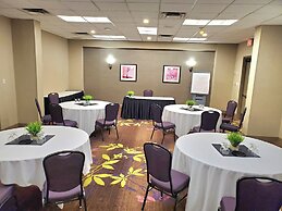 Holiday Inn Toronto - Int'l Airport by IHG