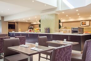 Holiday Inn Toronto - Int'l Airport by IHG