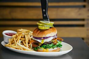 Belamar Hotel Manhattan Beach, Tapestry Collection by Hilton