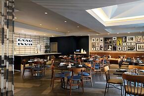 Renaissance Los Angeles Airport Hotel
